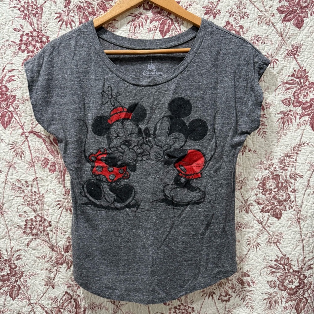 Disney Parks Mickey & Minnie Mouse Gray Graphic Tee Size Small